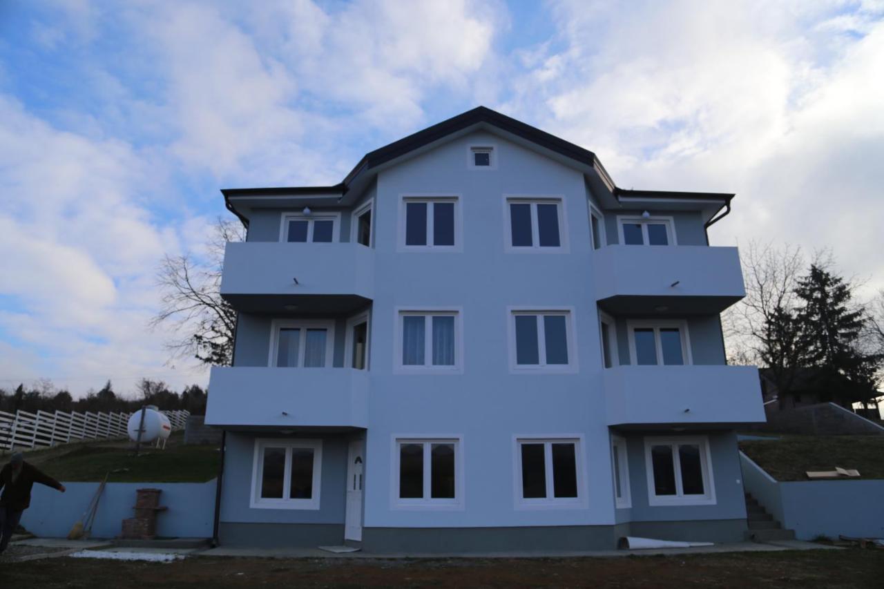 Fruskogorska Idila Apartmani فردنيك المظهر الخارجي الصورة