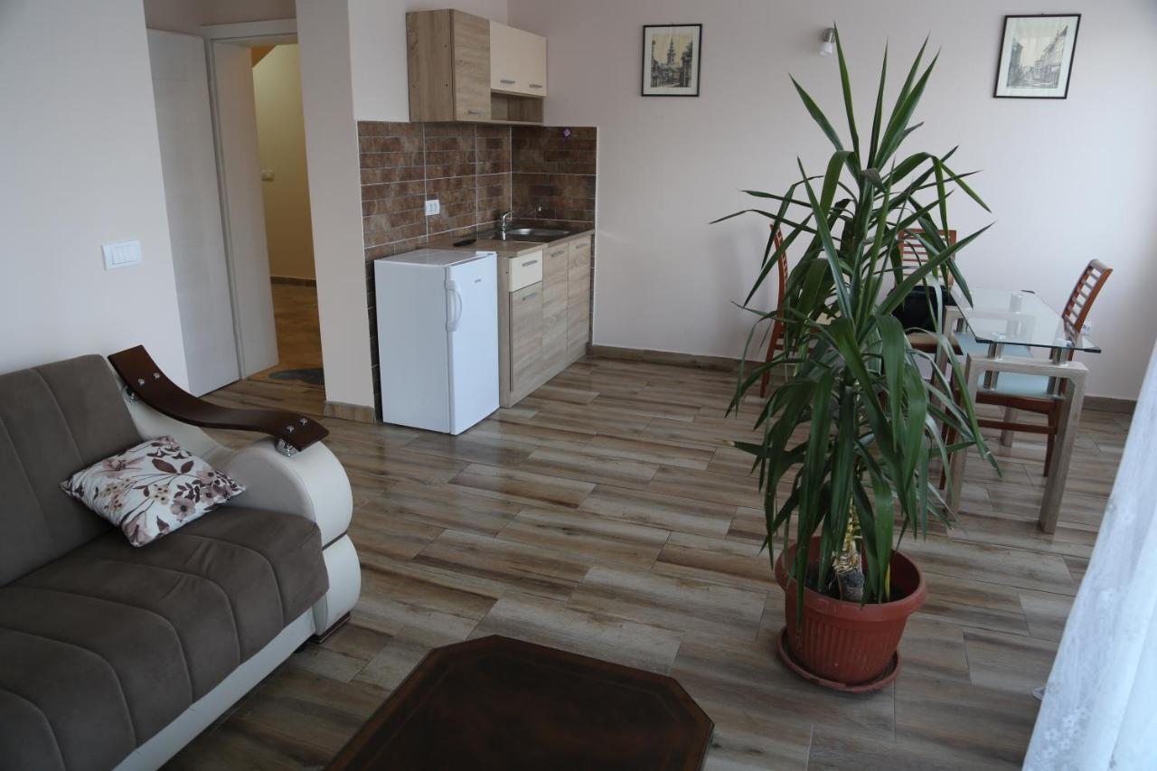 Fruskogorska Idila Apartmani فردنيك المظهر الخارجي الصورة